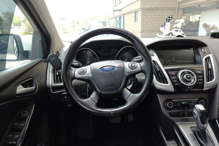Used Ford Focus 2012 Hatchback 1.6L Automatic Fashion Edition Steering Wheel