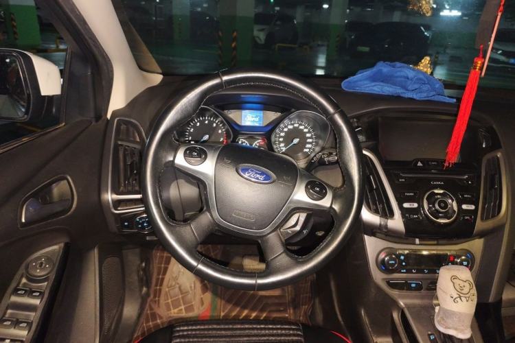 Used Ford Focus 2012 Hatchback 1.6L Automatic Fashion Edition Steering Wheel