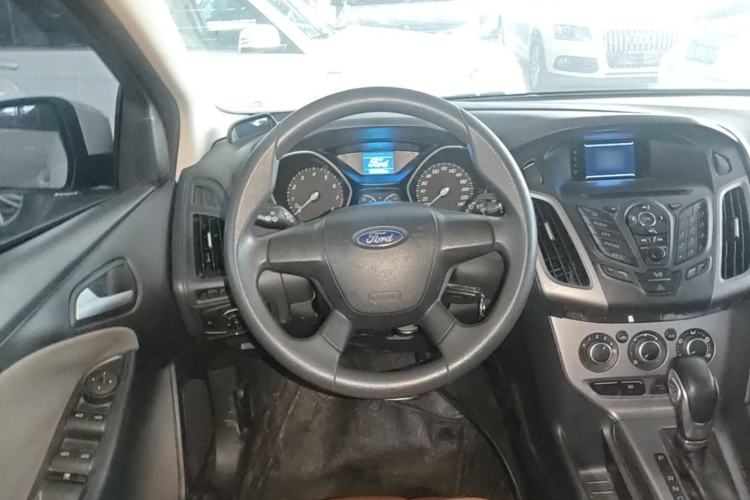 Used Ford Focus 2012 Hatchback 1.6L Automatic Comfort Model Steering Wheel