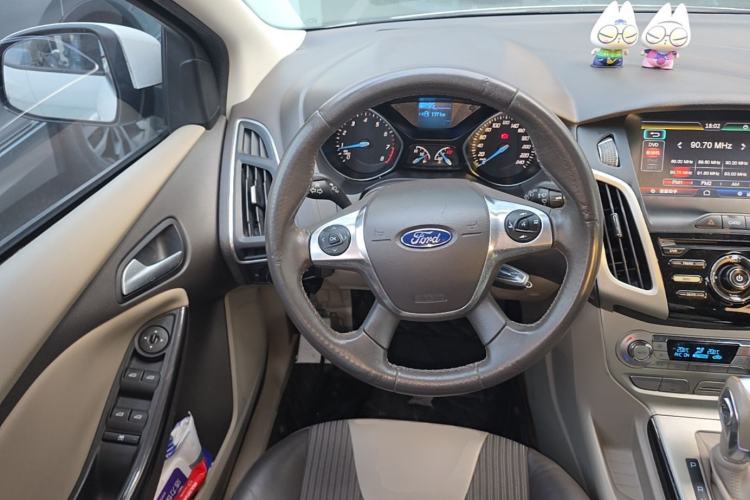 Used Ford Focus 2012 Hatchback 1.6L Automatic Fashion Edition Steering Wheel