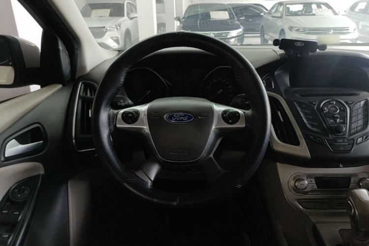 Used Ford Focus 2012 Hatchback 1.6L Automatic Fashion Edition Steering Wheel