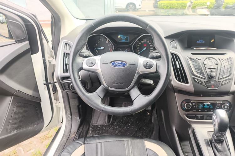 Used Ford Focus 2012 Hatchback 1.6L Automatic Fashion Edition Steering Wheel