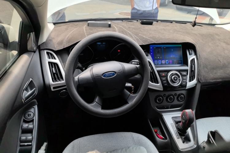 Used Ford Focus 2012 Hatchback 1.6L Automatic Comfort Model Steering Wheel