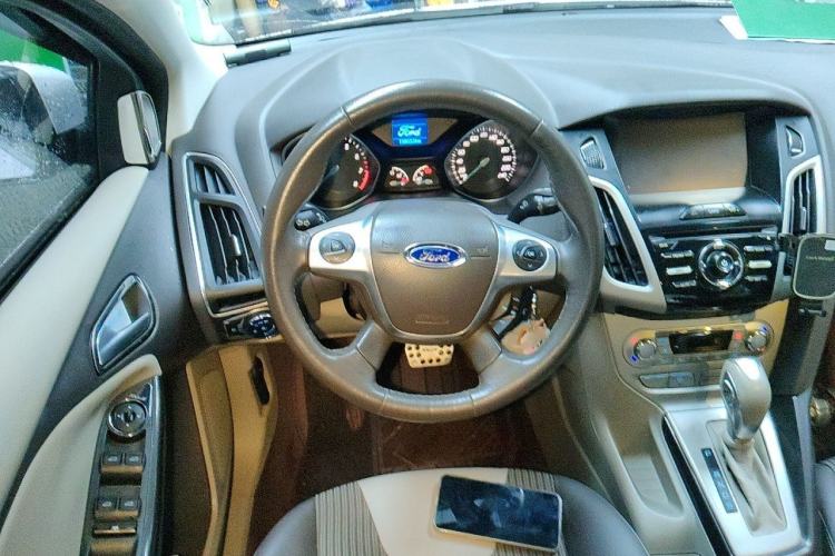 Used Ford Focus 2012 Sedan 1.6L Automatic Fashion Edition Steering Wheel