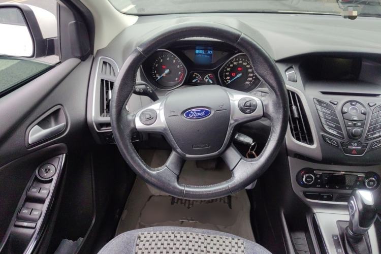 Used Ford Focus 2012 Hatchback 1.6L Automatic Fashion Edition Steering Wheel