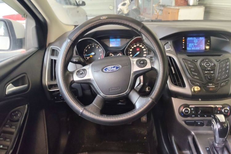 Used Ford Focus 2012 Sedan 1.6L Automatic Fashion Edition Steering Wheel