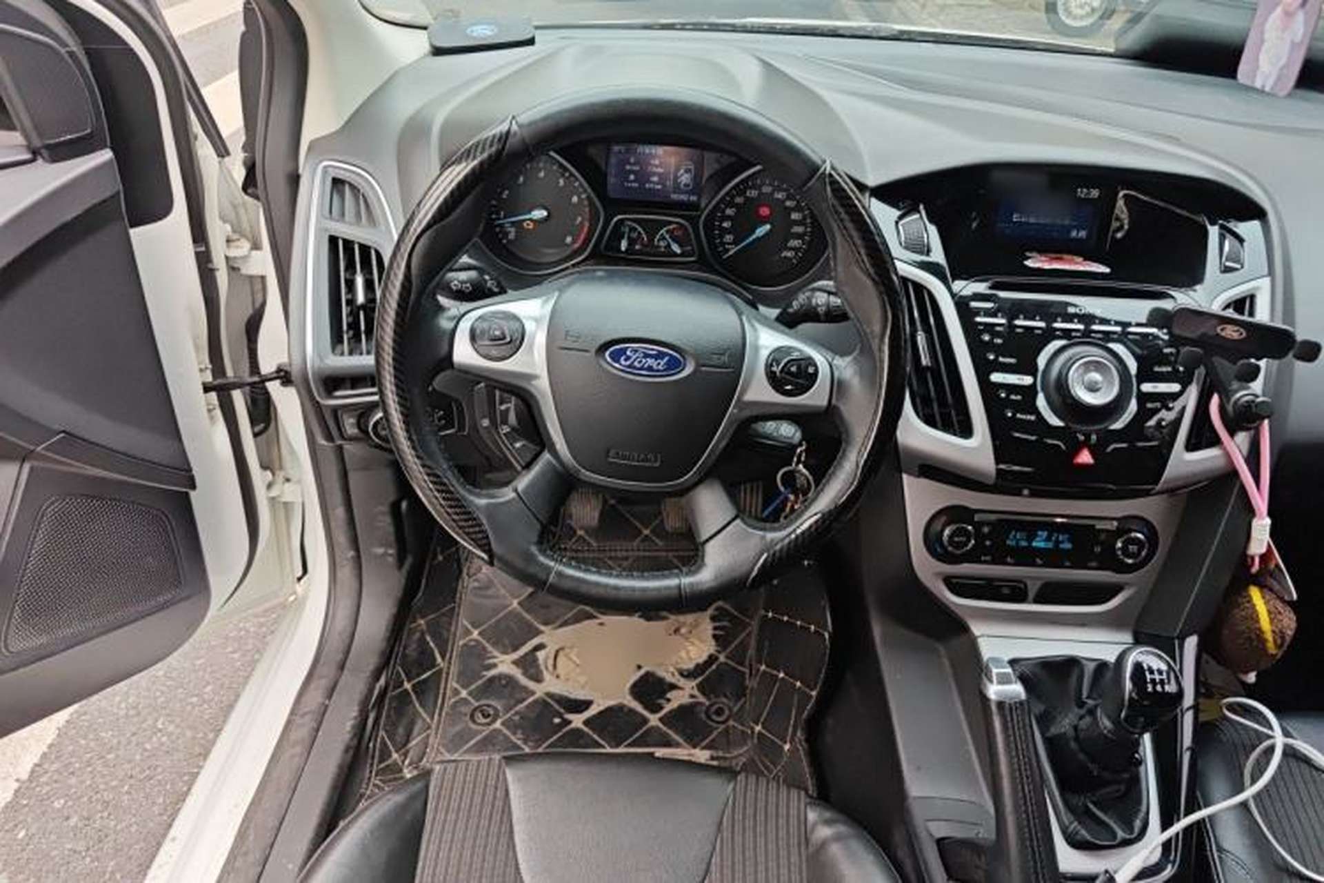 Used Ford Focus 2012 Hatchback 2.0L Manual Luxury Sport Model Steering Wheel
