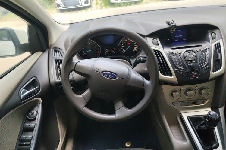 Used Ford Focus 2012 Sedan 1.6L Manual Comfort Model Steering Wheel