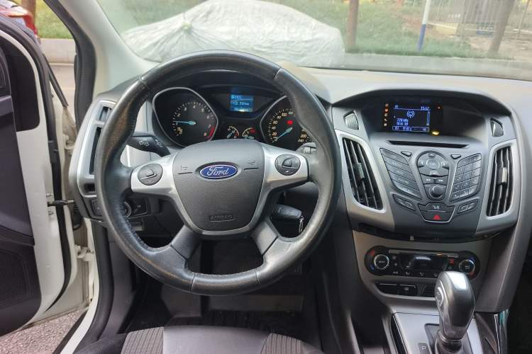 Used Ford Focus 2012 Hatchback 1.6L Automatic Fashion Edition Steering Wheel