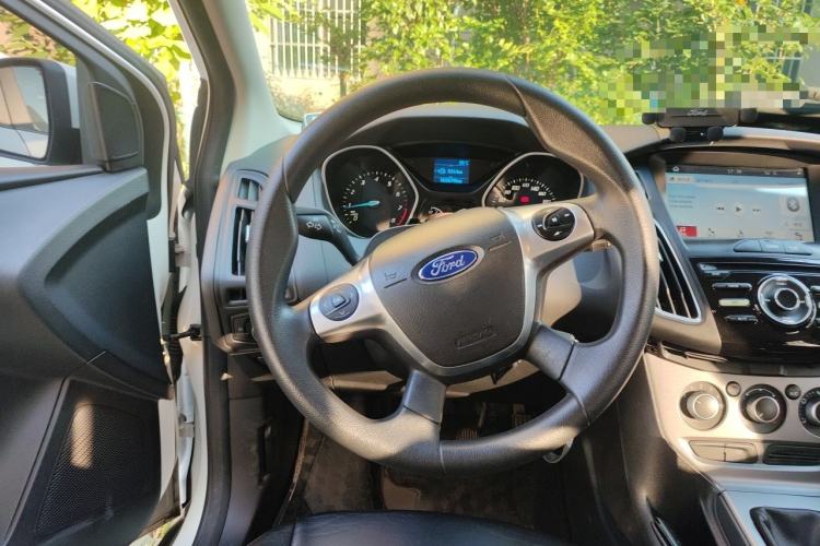 Used Ford Focus 2012 Hatchback 1.6L Manual Comfort Model Steering Wheel