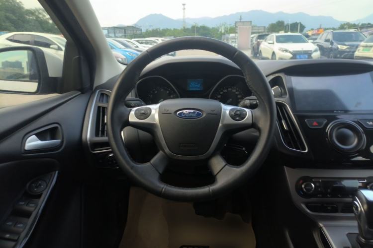 Used Ford Focus 2012 Hatchback 1.6L Automatic Fashion Edition Steering Wheel
