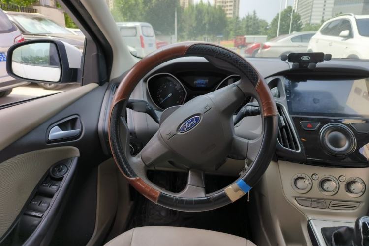 Used Ford Focus 2012 Sedan 1.6L Manual Comfort Model Steering Wheel
