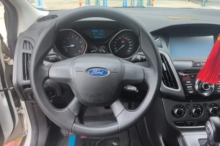 Used Ford Focus 2012 Hatchback 1.6L Automatic Comfort Model Steering Wheel