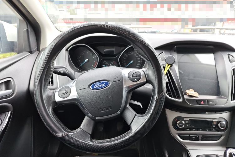Used Ford Focus 2012 Sedan 1.6L Manual Fashion Edition Steering Wheel