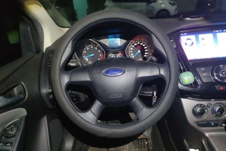 Used Ford Focus 2012 Hatchback 1.6L Automatic Comfort Model Steering Wheel