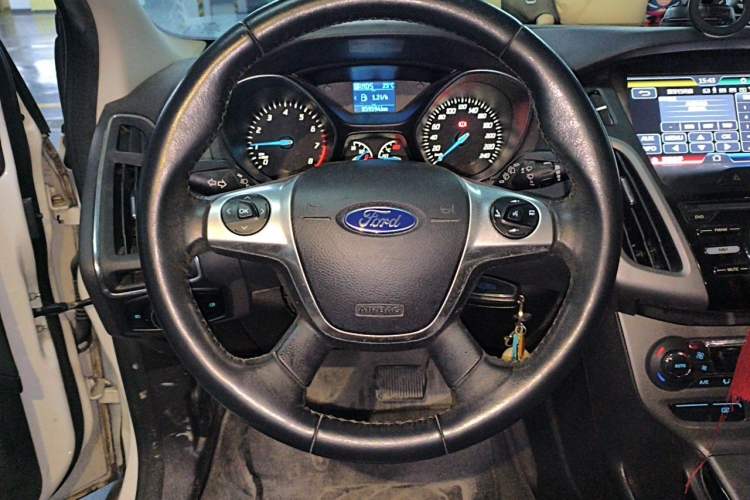 Used Ford Focus 2012 Hatchback 1.6L Automatic Fashion Edition Steering Wheel