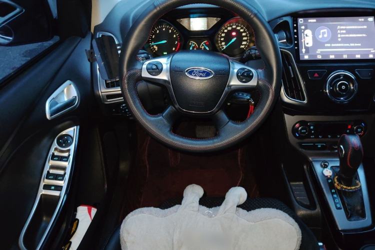 Used Ford Focus 2012 Hatchback 1.6L Automatic Fashion Edition Steering Wheel