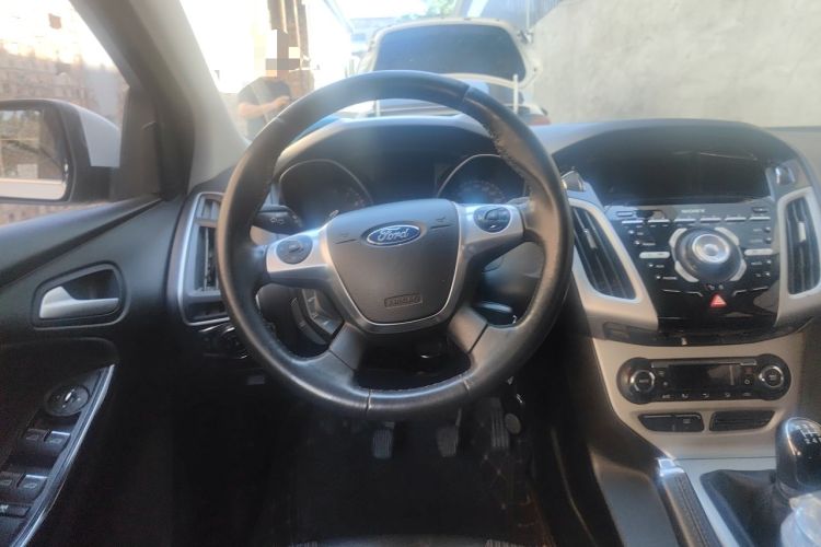 Used Ford Focus 2012 Hatchback 2.0L Manual Luxury Sport Model Steering Wheel