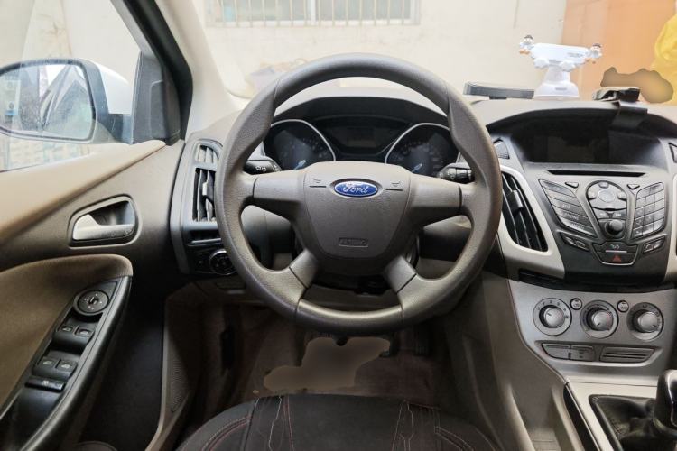 Used Ford Focus 2012 Sedan 1.6L Manual Comfort Model Steering Wheel