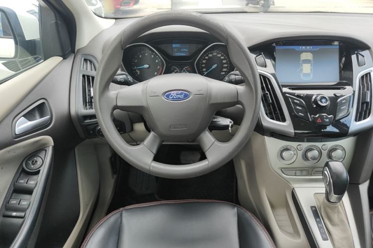 Used Ford Focus 2012 Hatchback 1.6L Automatic Comfort Model Steering Wheel