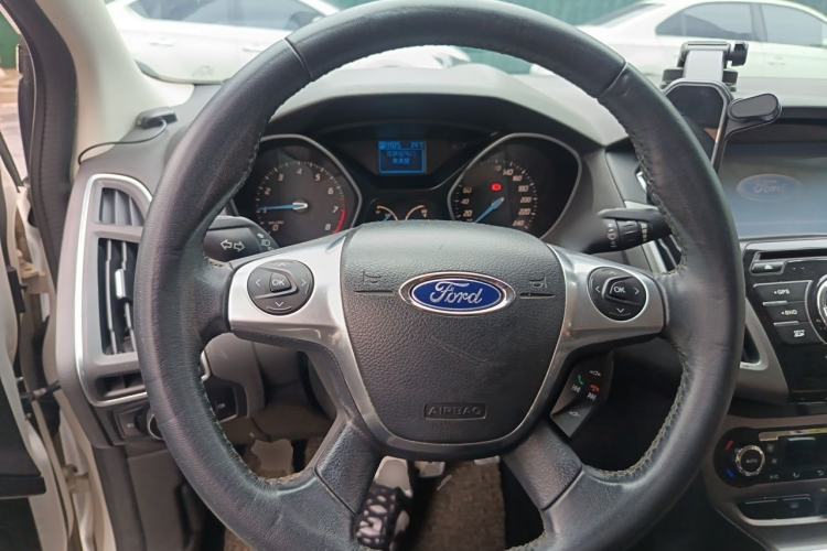 Used Ford Focus 2012 Hatchback 1.6L Automatic Fashion Edition Steering Wheel