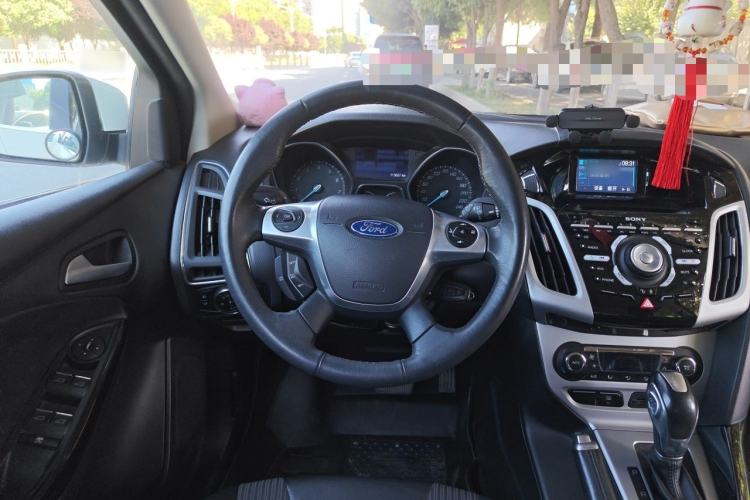 Used Ford Focus 2012 Hatchback 2.0L Automatic Luxury Sport Model Steering Wheel
