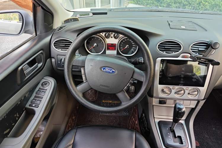 Used Ford Focus 2012 Hatchback Classic 1.8L Automatic Base Model Steering Wheel