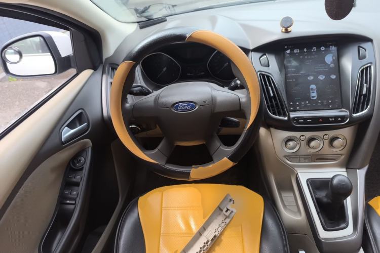 Used Ford Focus 2012 Sedan 1.6L Manual Comfort Model Steering Wheel