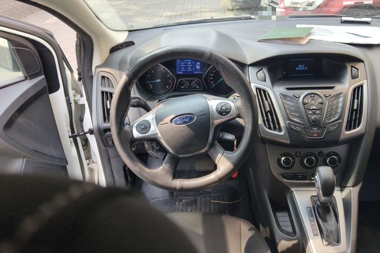 Used Ford Focus 2012 Hatchback 1.6L Automatic Comfort Model Steering Wheel