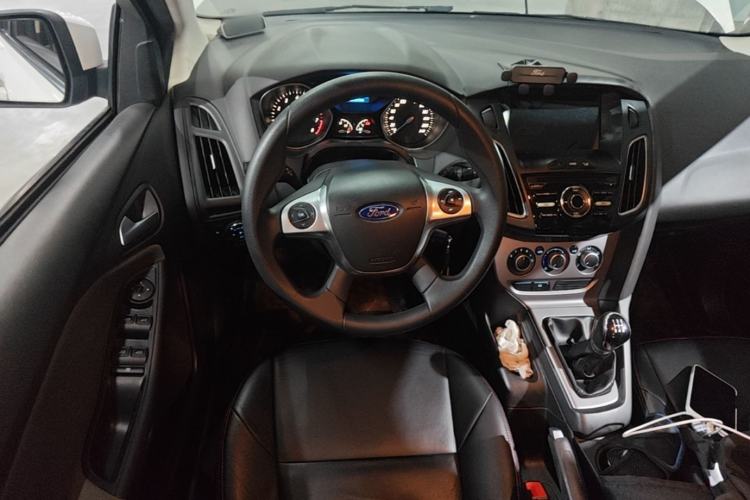 Used Ford Focus 2012 Hatchback 1.6L Manual Comfort Model Steering Wheel