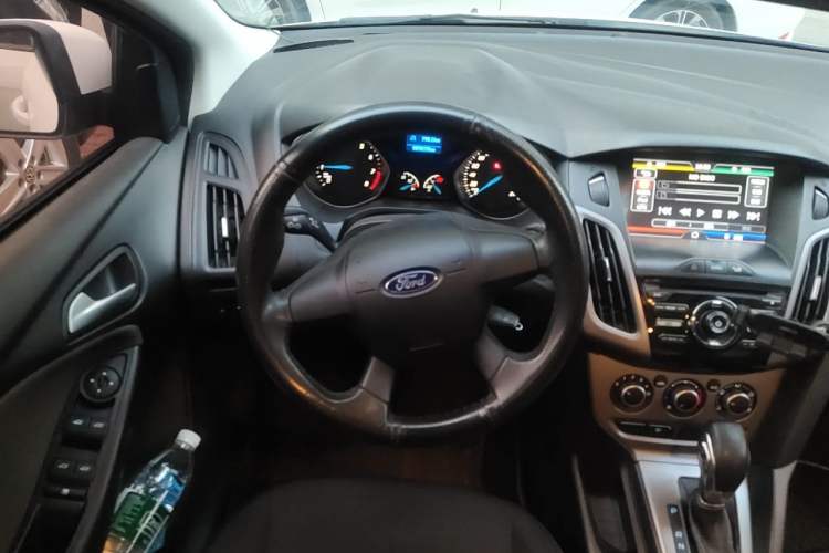 Used Ford Focus 2012 Hatchback 1.6L Automatic Comfort Model Steering Wheel