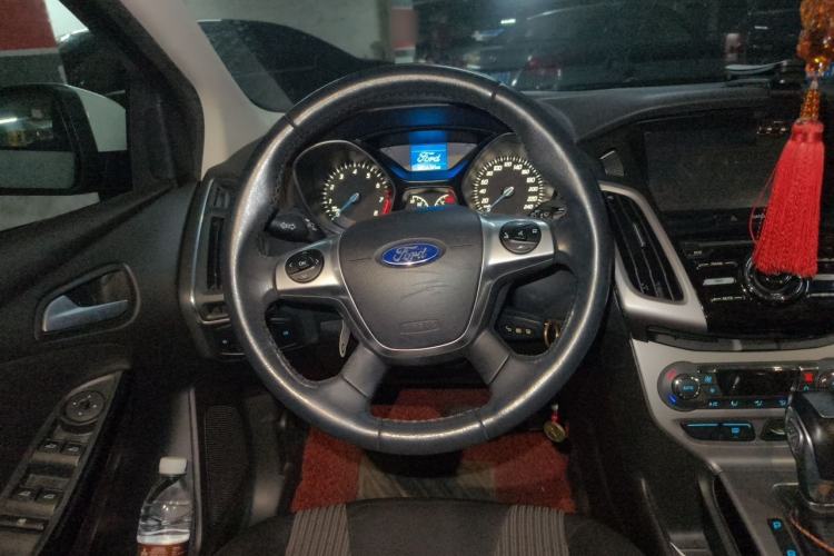 Used Ford Focus 2012 Hatchback 1.6L Automatic Fashion Edition Steering Wheel