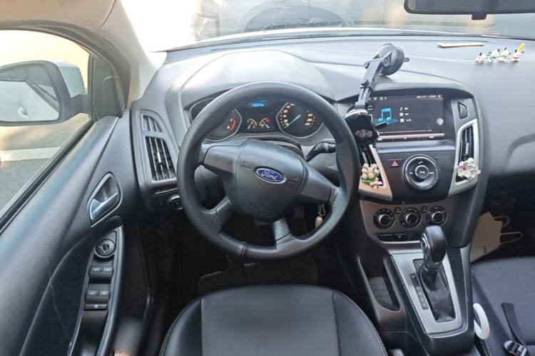 Used Ford Focus 2012 Hatchback 1.6L Automatic Comfort Model Steering Wheel