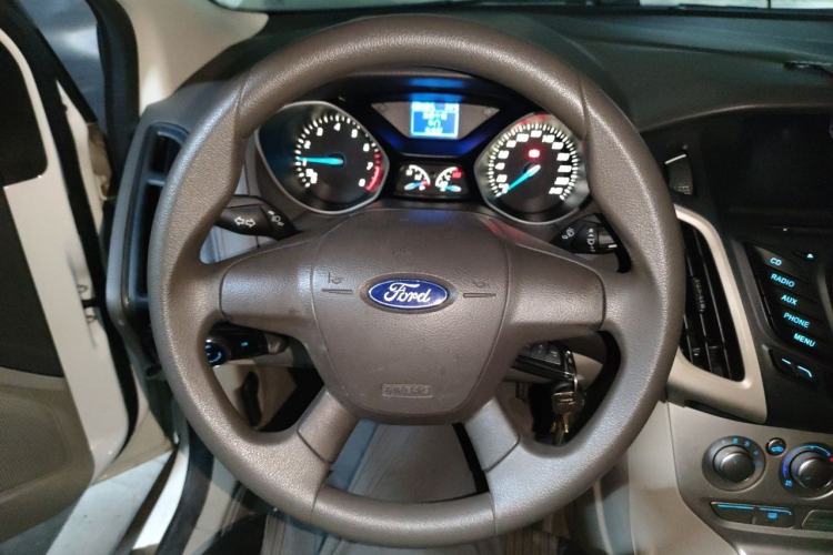 Used Ford Focus 2012 Sedan 1.6L Automatic Comfort Model Steering Wheel