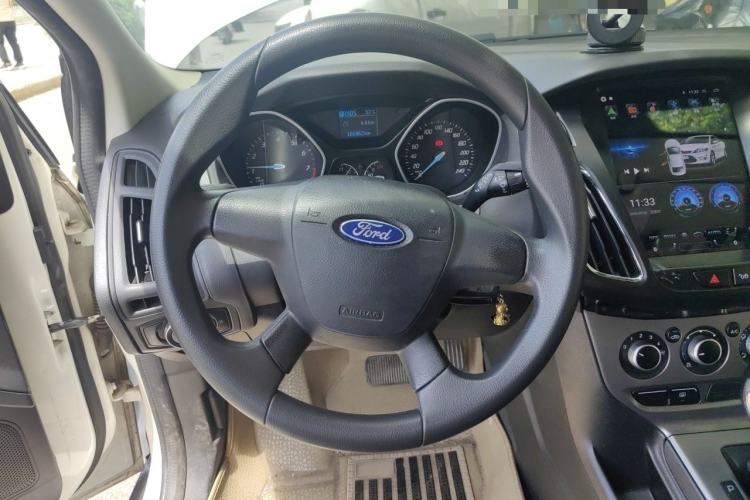 Used Ford Focus 2012 Hatchback 1.6L Automatic Comfort Model Steering Wheel