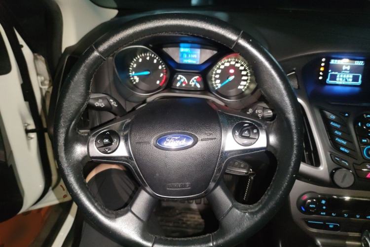 Used Ford Focus 2012 Sedan 1.6L Automatic Fashion Edition Steering Wheel