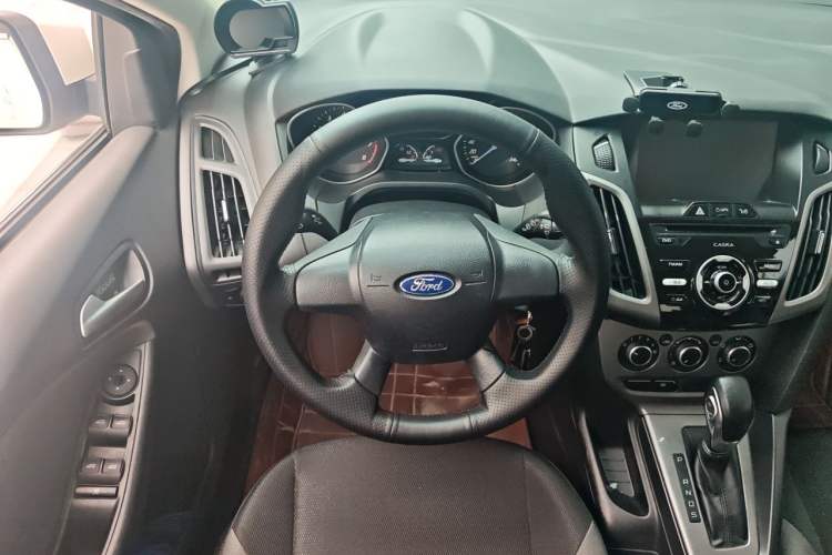 Used Ford Focus 2012 Hatchback 1.6L Automatic Comfort Model Steering Wheel