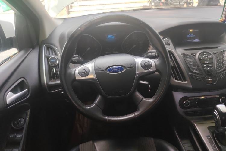 Used Ford Focus 2012 Sedan 1.6L Automatic Fashion Edition Steering Wheel