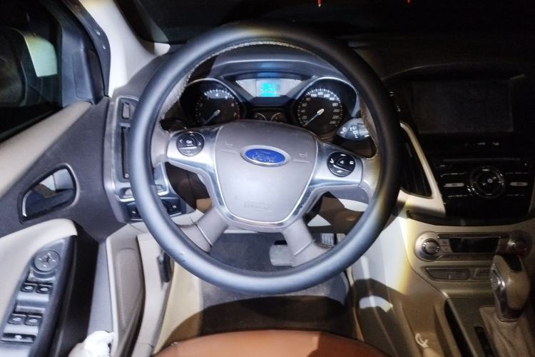 Used Ford Focus 2012 Sedan 1.6L Automatic Fashion Edition Steering Wheel