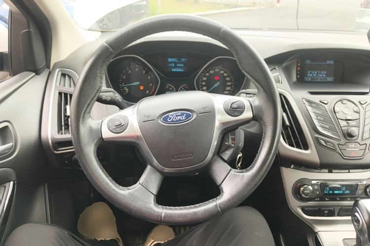 Used Ford Focus 2012 Sedan 1.6L Automatic Fashion Edition Steering Wheel