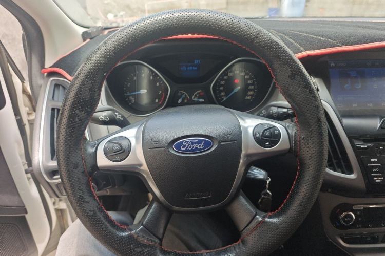 Used Ford Focus 2012 Sedan 1.6L Manual Fashion Edition Steering Wheel
