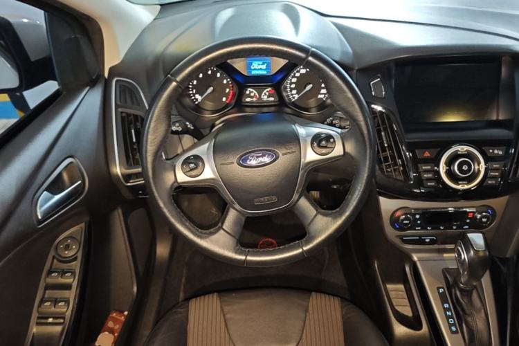 Used Ford Focus 2012 Hatchback 1.6L Automatic Fashion Edition Steering Wheel