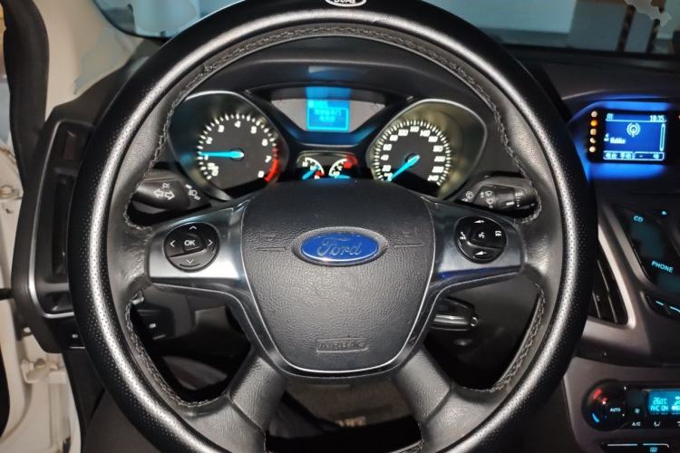 Used Ford Focus 2012 Sedan 1.6L Automatic Fashion Edition Steering Wheel