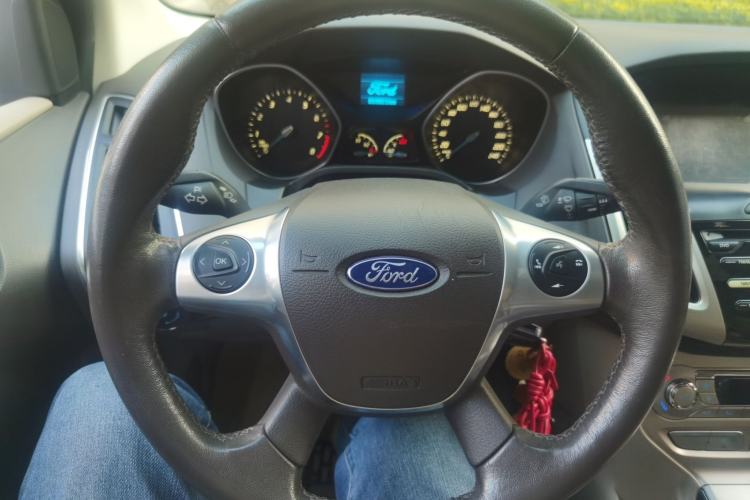 Used Ford Focus 2012 Sedan 1.6L Automatic Fashion Edition Steering Wheel