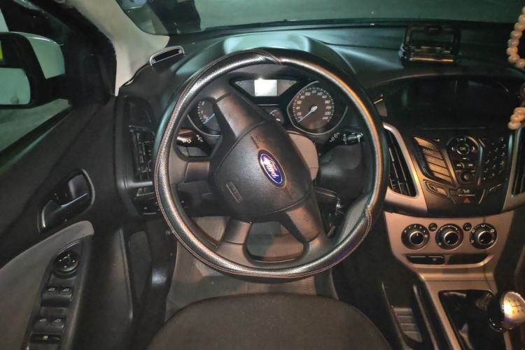Used Ford Focus 2012 Hatchback 1.6L Manual Comfort Model Steering Wheel