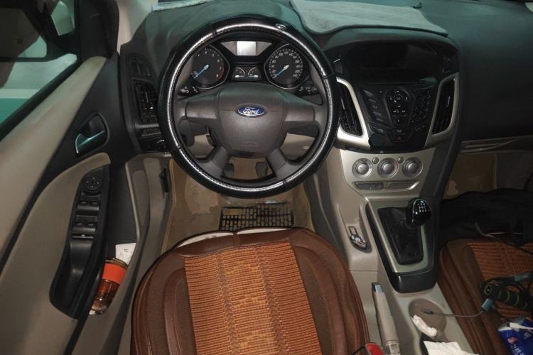 Used Ford Focus 2012 Sedan 1.6L Manual Comfort Model Steering Wheel