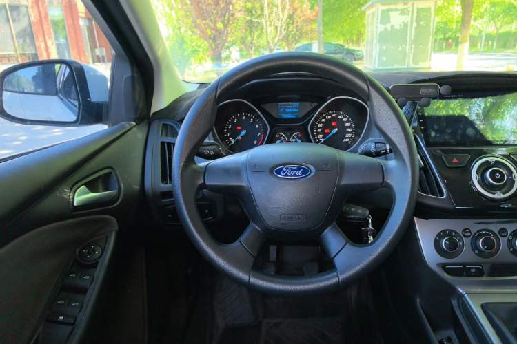 Used Ford Focus 2012 Hatchback 1.6L Manual Comfort Model Steering Wheel