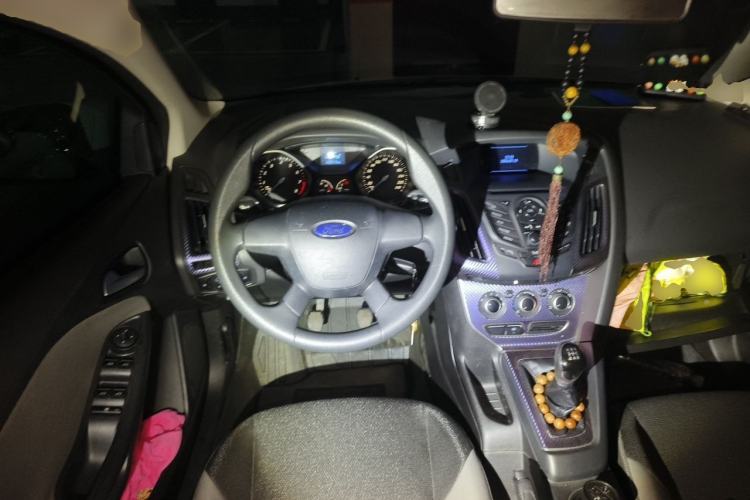 Used Ford Focus 2012 Hatchback 1.6L Manual Comfort Model Steering Wheel