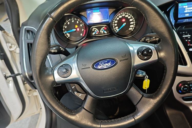Used Ford Focus 2012 Hatchback 2.0L Automatic Luxury Sport Model Steering Wheel