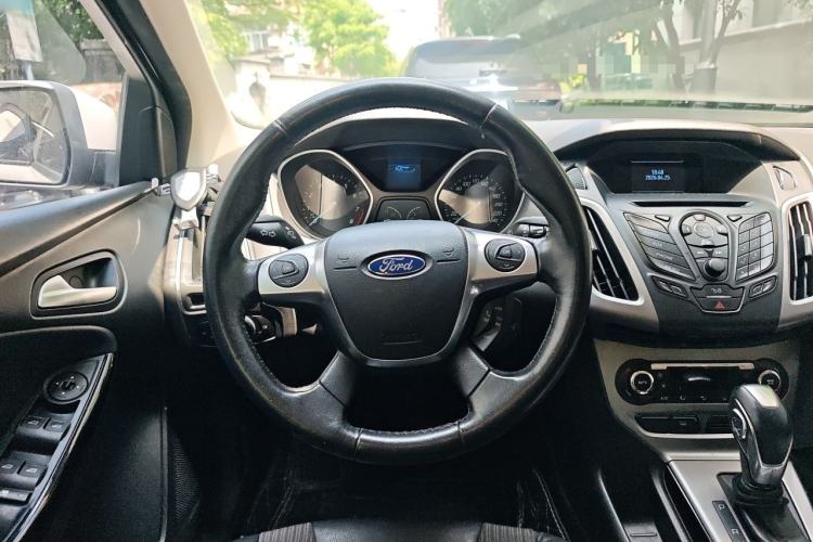 Used Ford Focus 2012 Sedan 1.6L Automatic Fashion Edition Steering Wheel